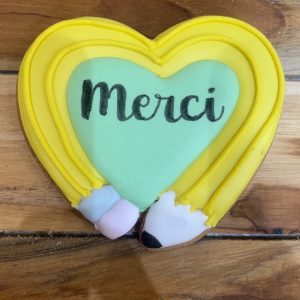 Biscuit décoré « Merci » – Cœur & crayons