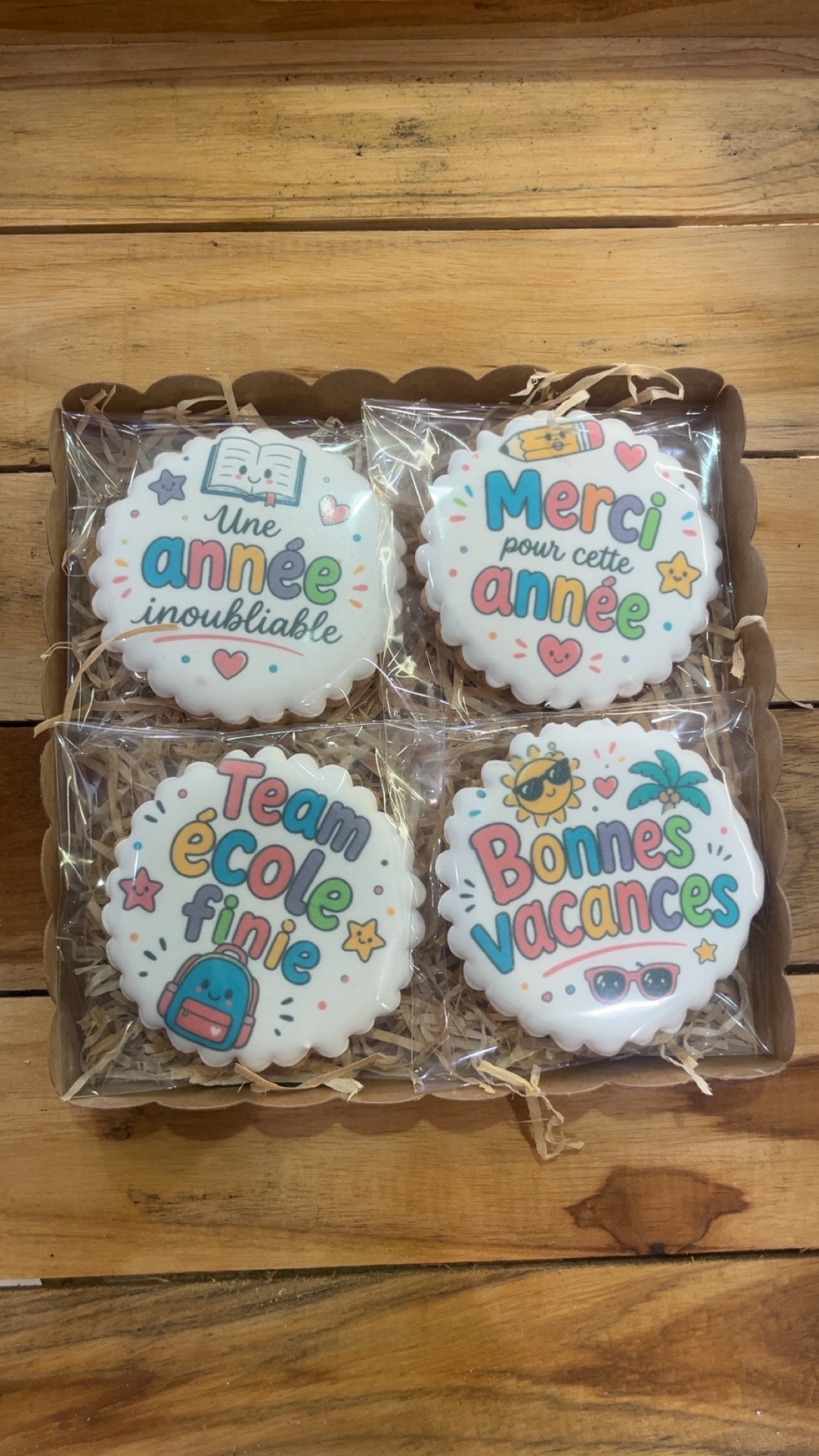 Coffret de 4 biscuits décorés – Collection “Une année inoubliable”