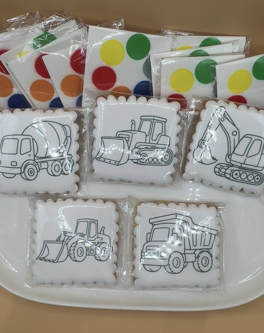 Coffret de 10 sablés à peindre – Kit créatif gourmand thème engin de chantier